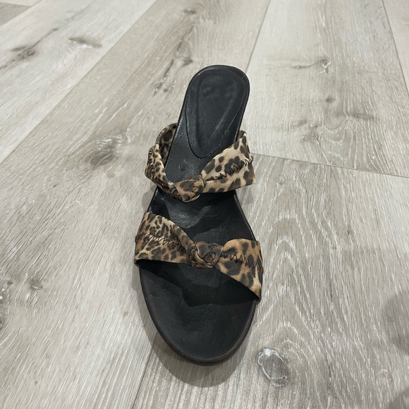 Cheetah Women’s sandal heels - Picture 2 of 2
